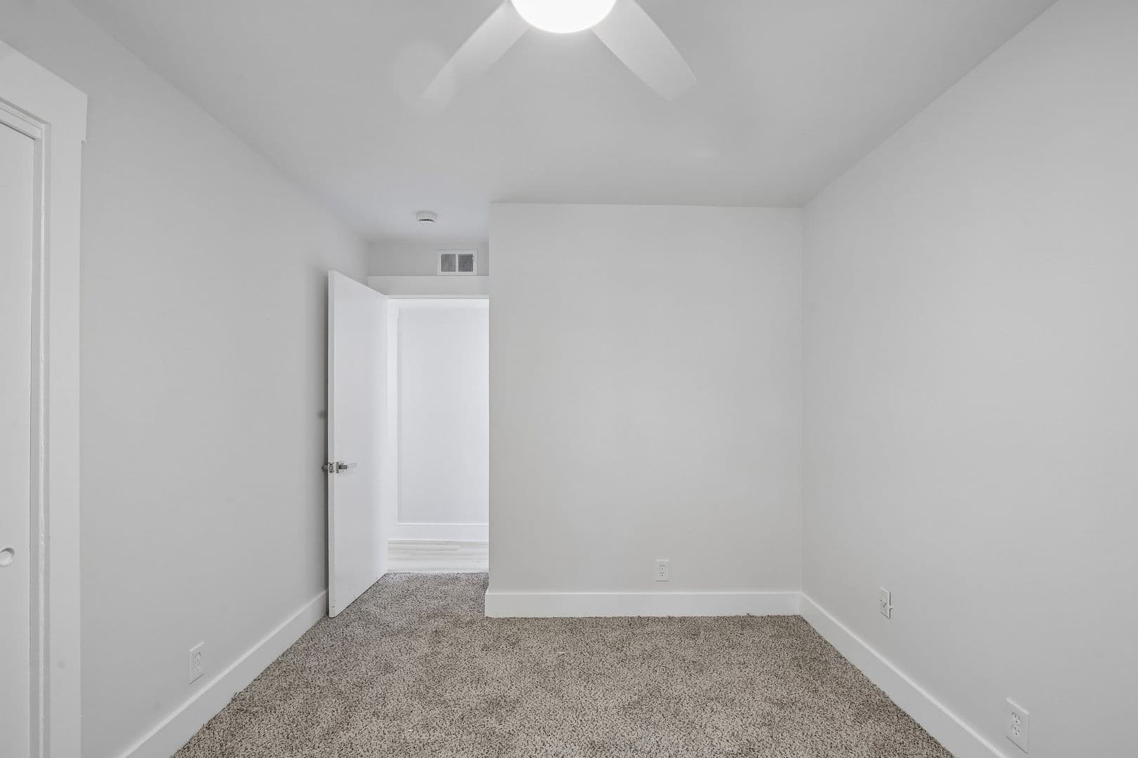 Chateau Apartments 81 of 113