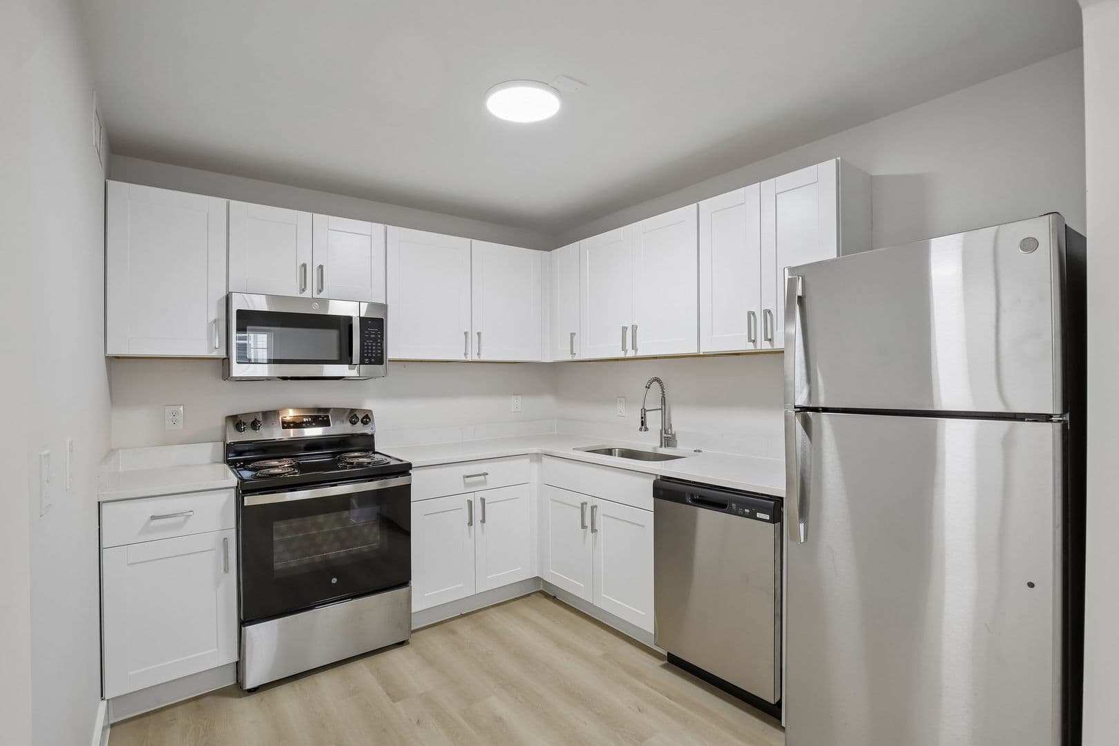 Chateau Apartments 74 of 113