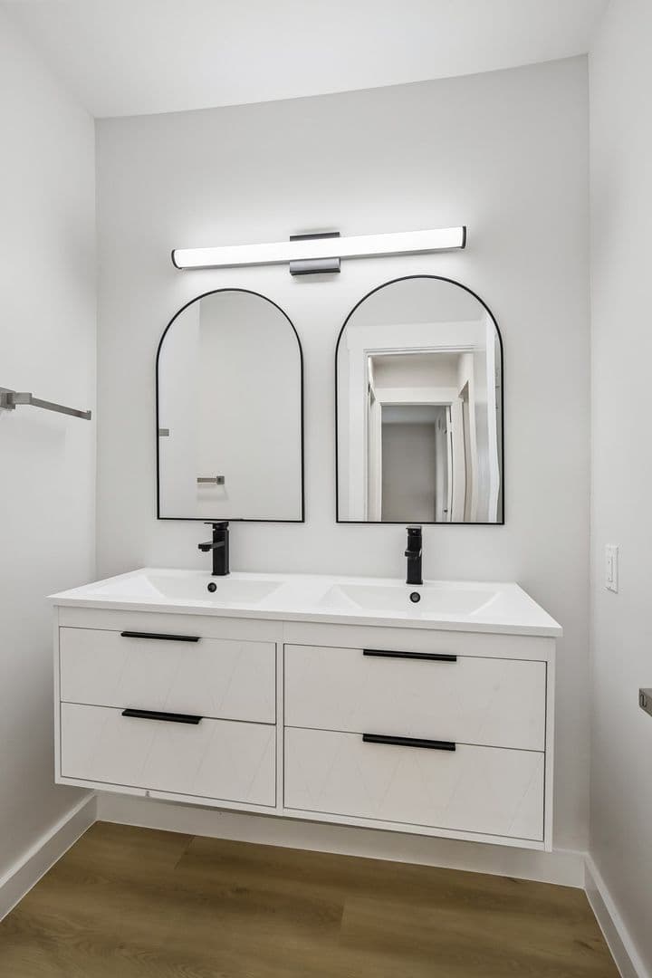 Chateau Apartments 62 of 113