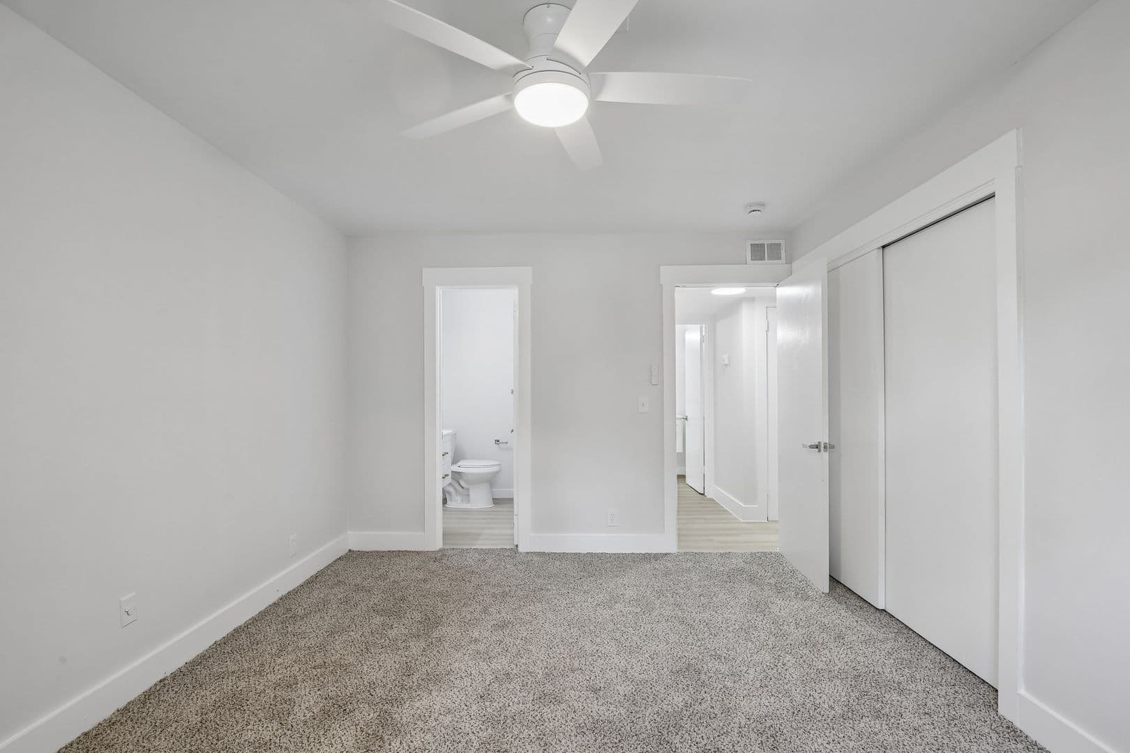 Chateau Apartments 82 of 113