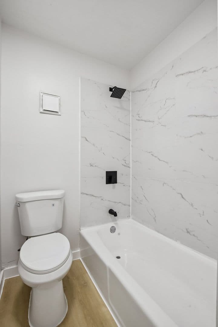 Chateau Apartments 56 of 113
