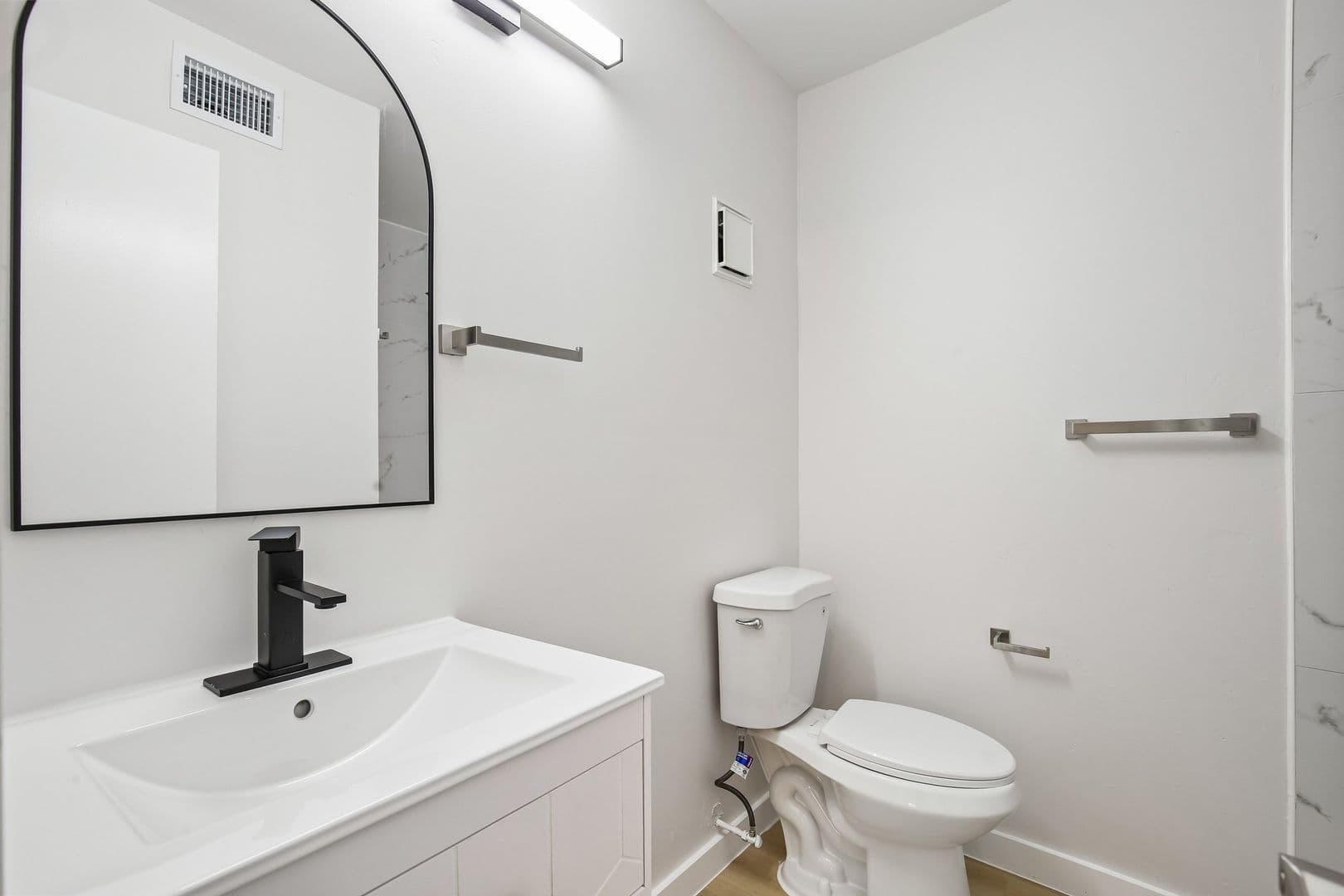 Chateau Apartments 52 of 113