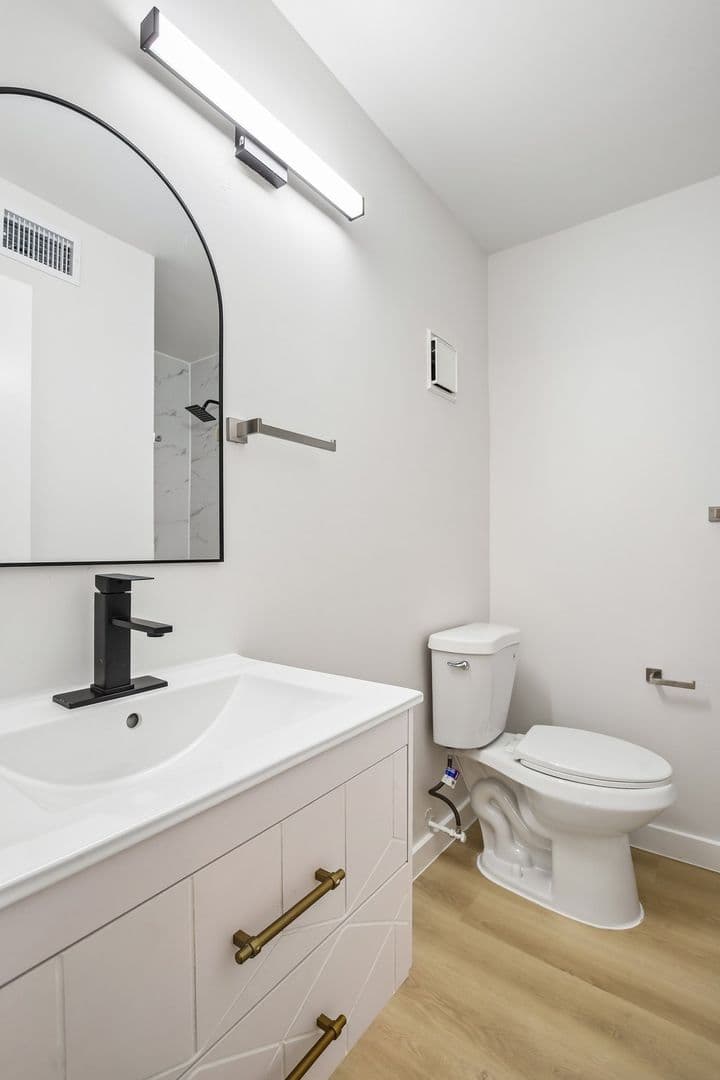 Chateau Apartments 55 of 113