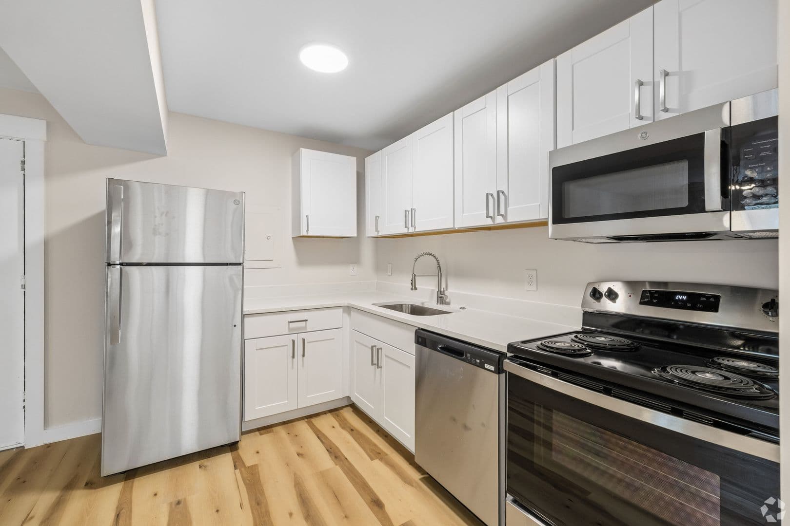 Chateau Apartments 3 of 12