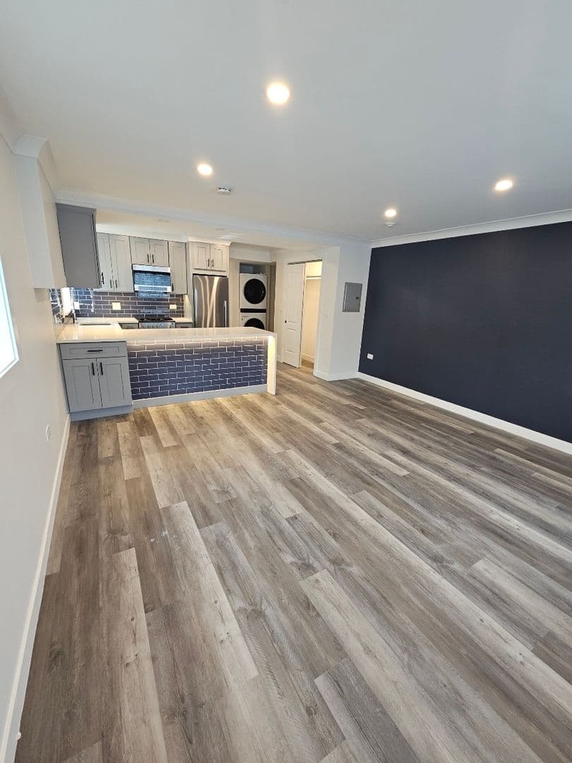 TownsEnd Apartments 5 of 17