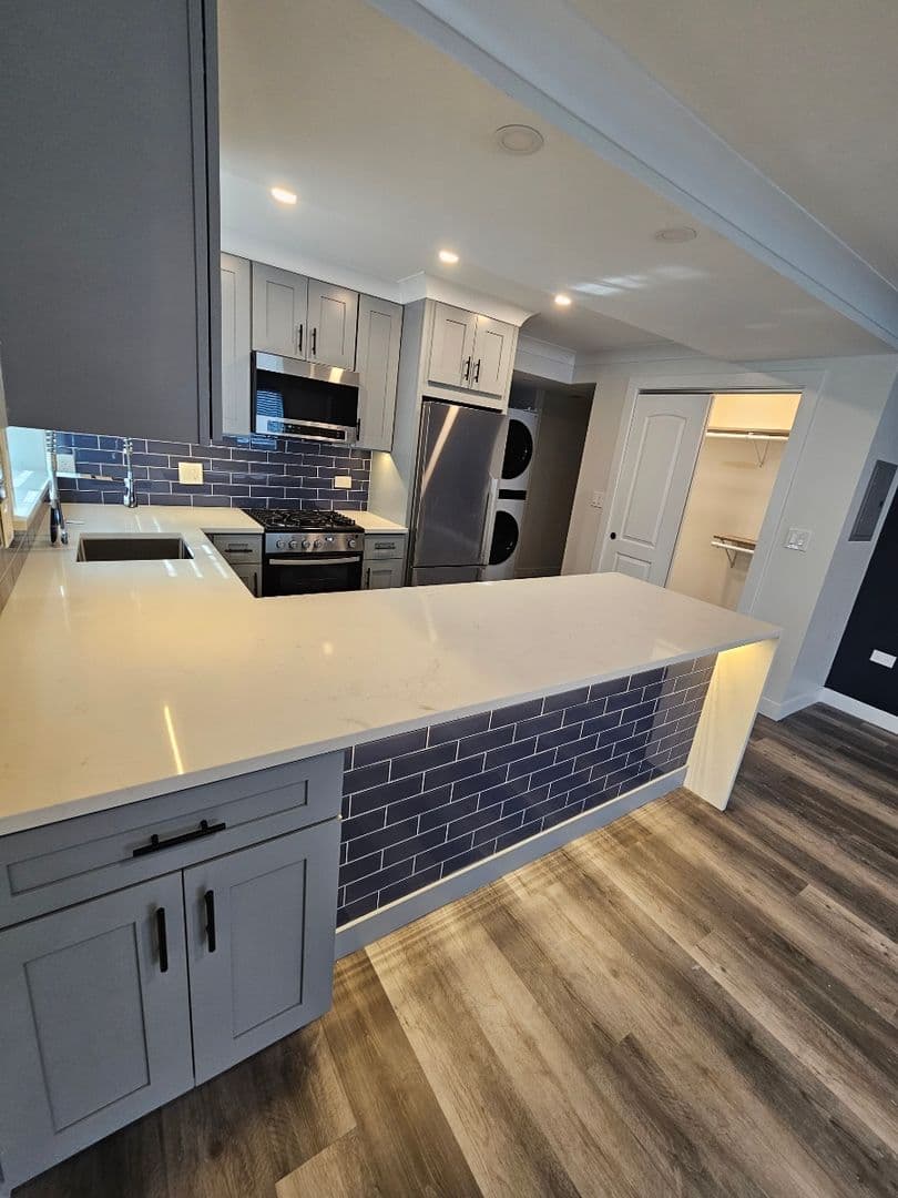 TownsEnd Apartments 4 of 17