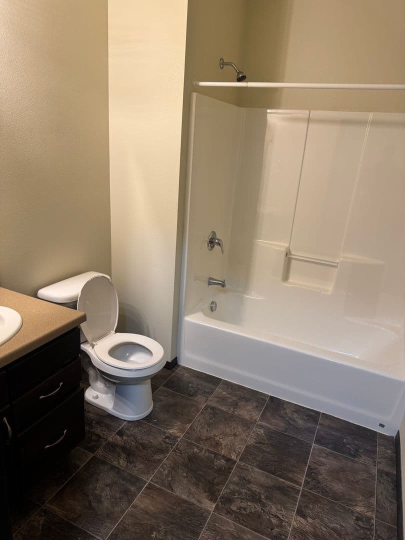 Pheasant Ridge Village Apartments 5 of 7