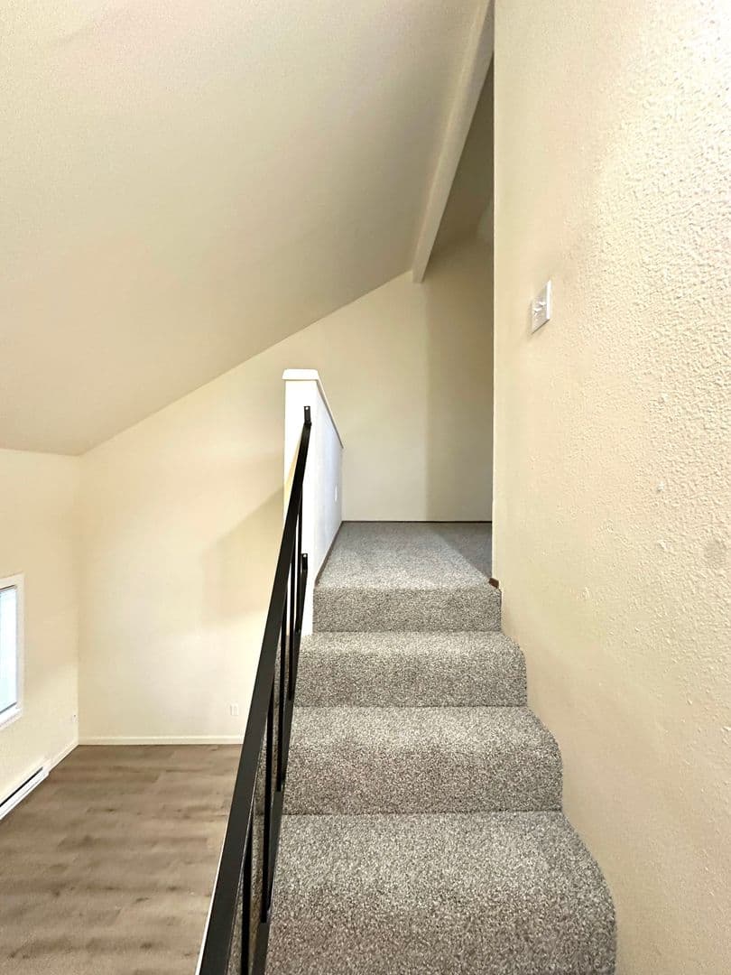 Brookshore Apartments 14 of 17