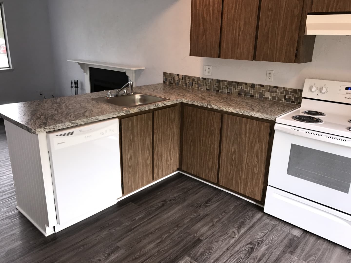 Brookshore Apartments 5 of 22
