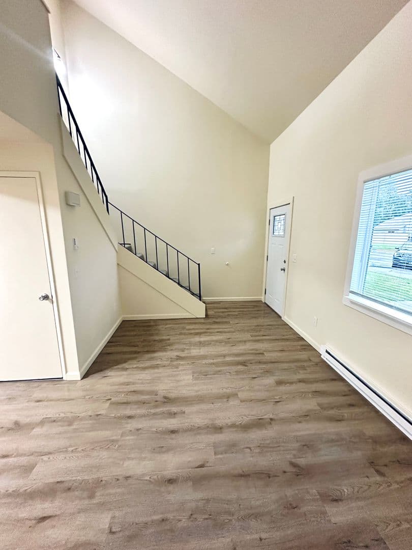 Brookshore Apartments 9 of 17