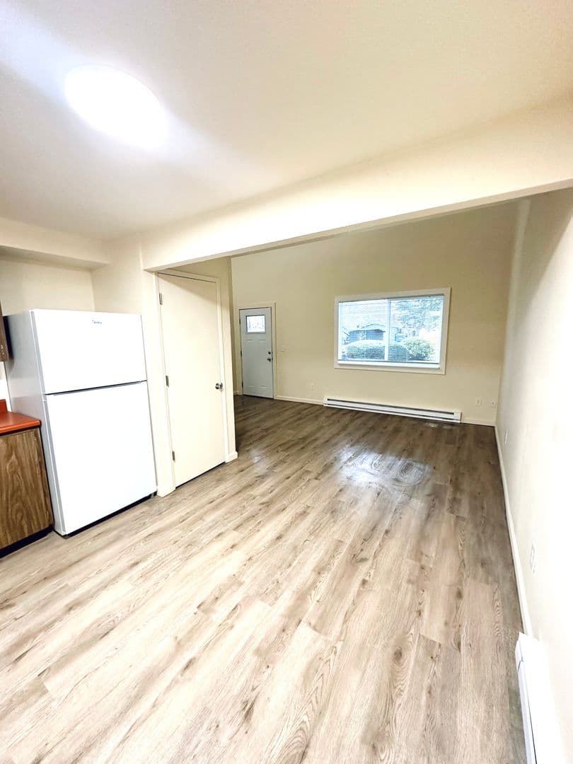 Brookshore Apartments 6 of 17