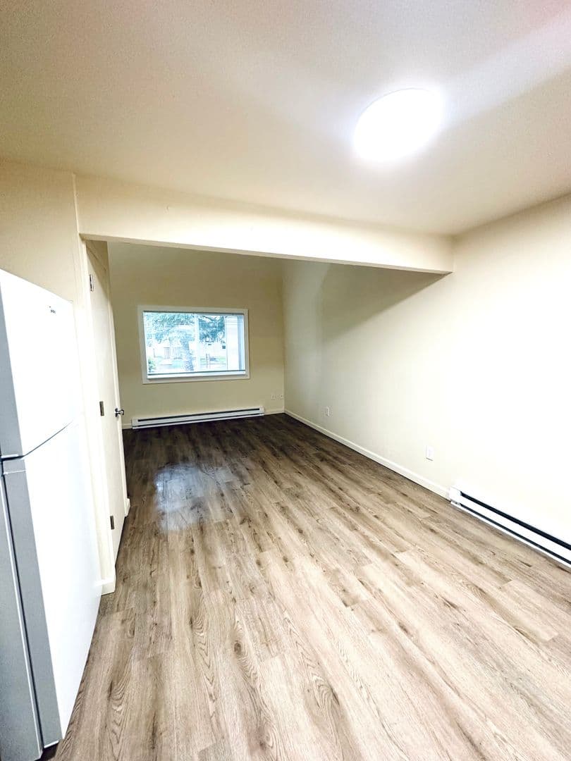 Brookshore Apartments 7 of 17