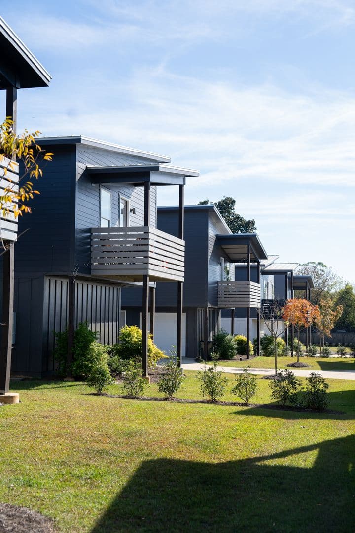 Cottages on 30th Avenue E 7 of 9