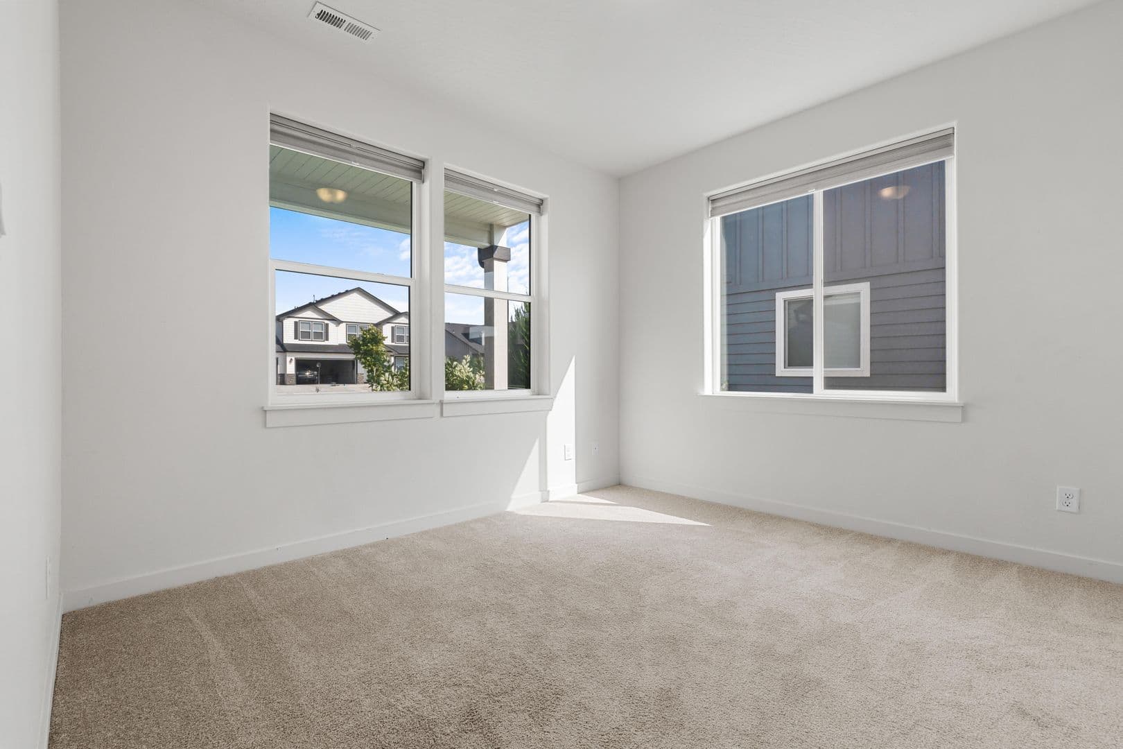 3921 N Lynn Street 19 of 26