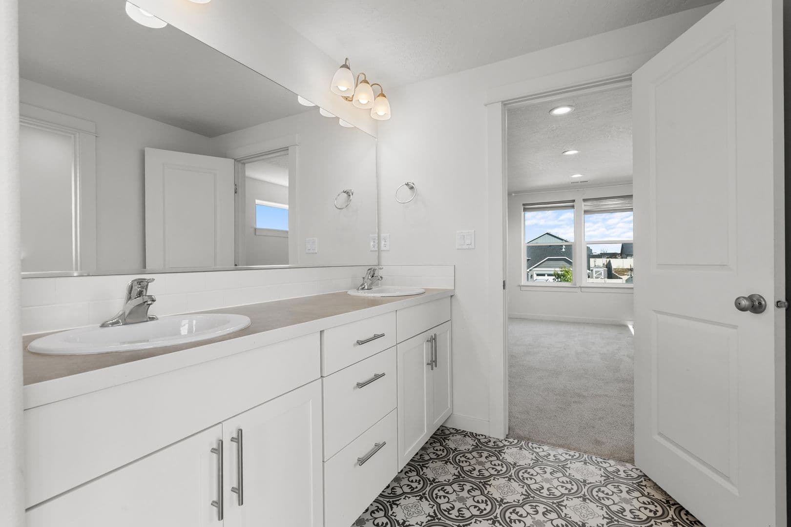 3921 N Lynn Street 16 of 26