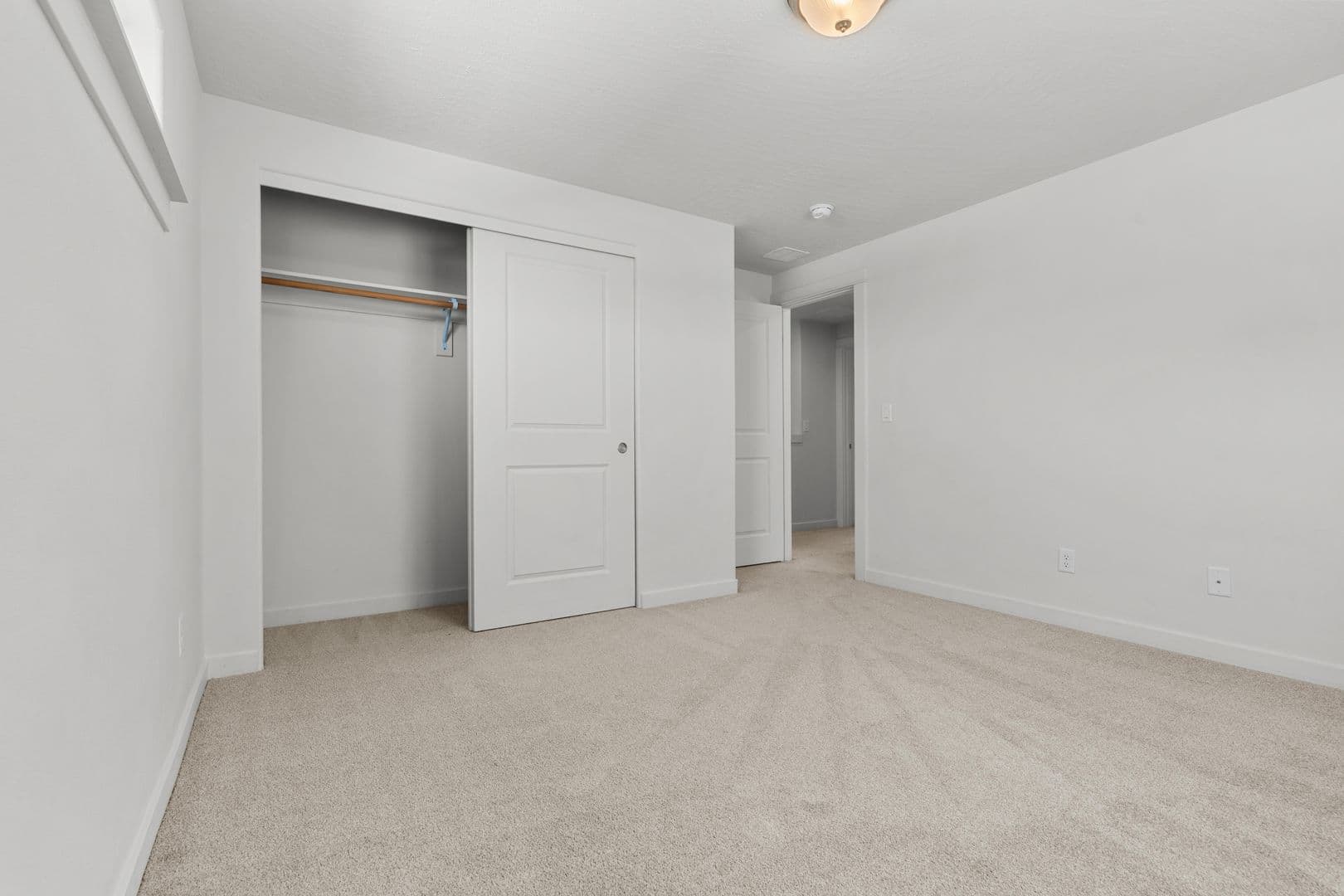 3921 N Lynn Street 15 of 26