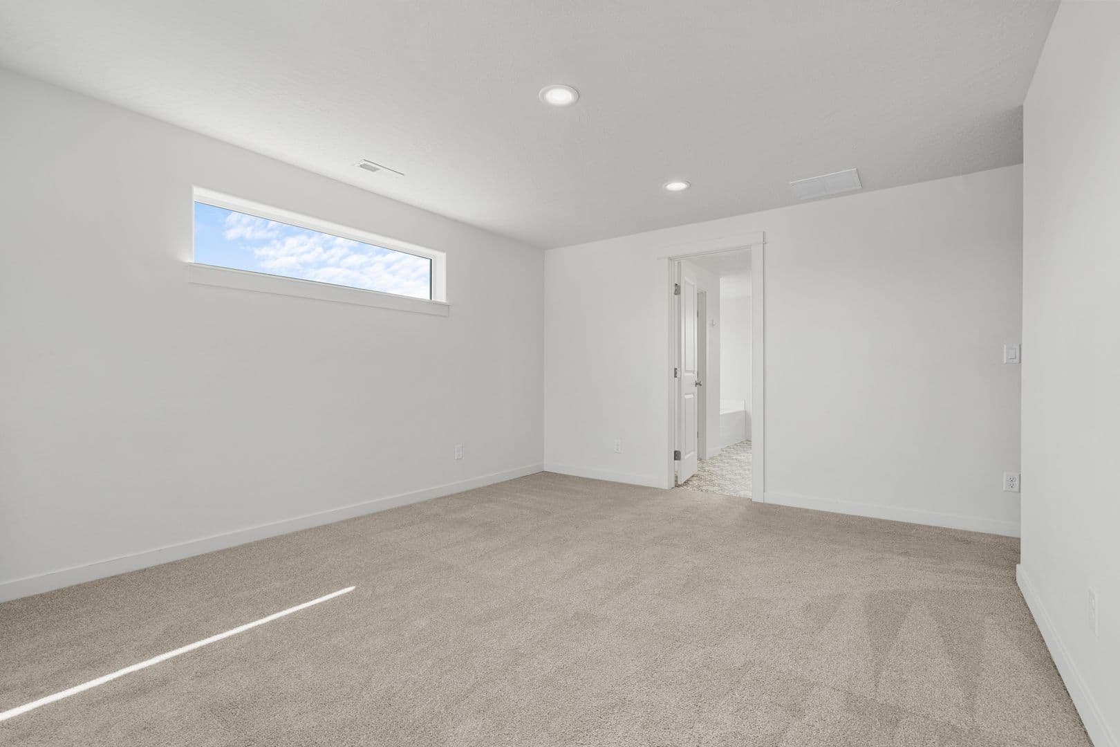 3921 N Lynn Street 11 of 26