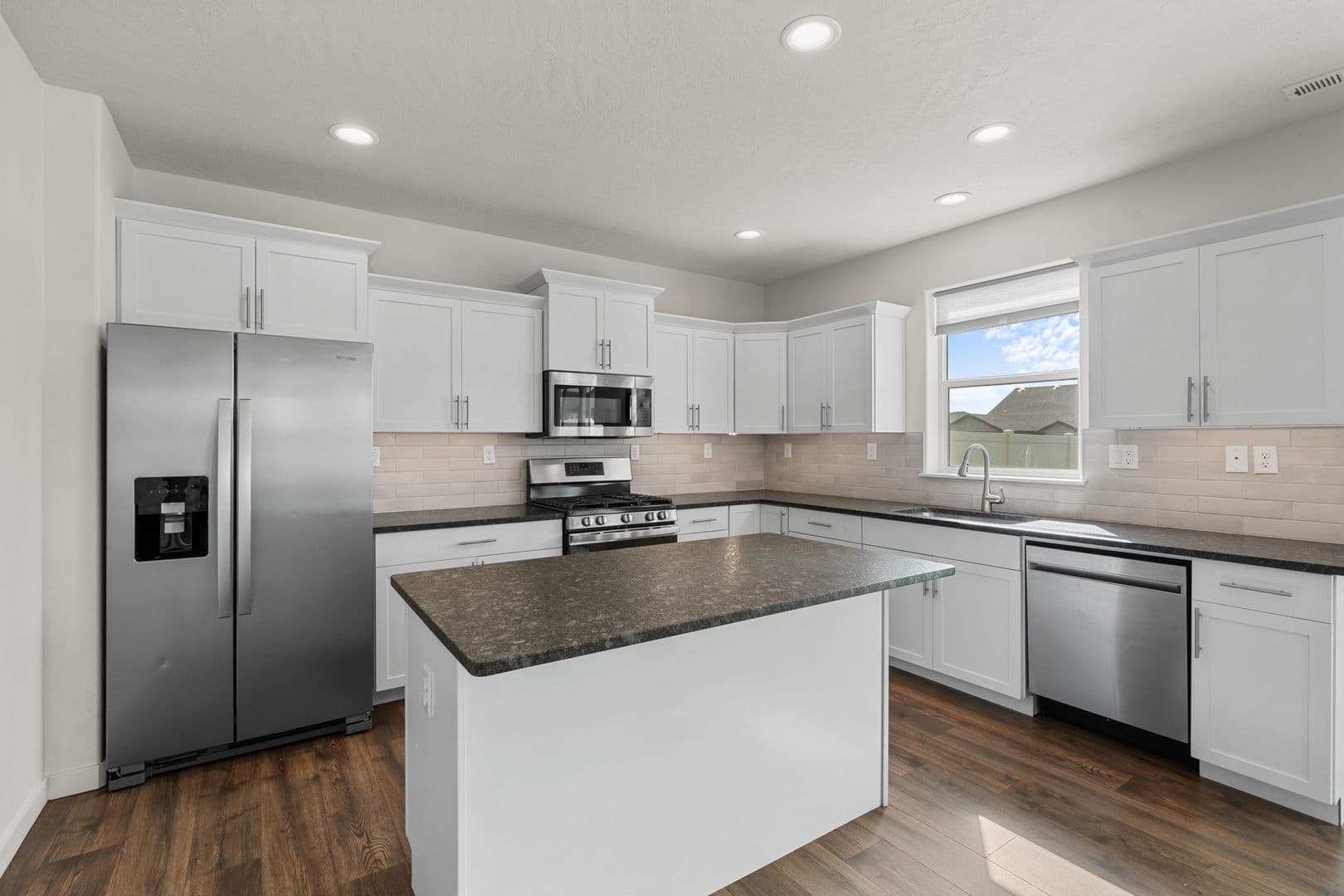 3921 N Lynn Street 3 of 26