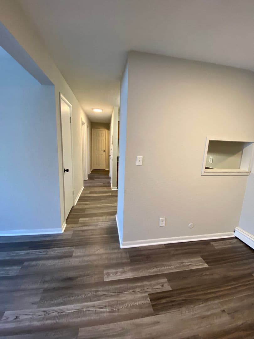 2 Bedroom Apartment Ready for Move In! 3 of 8