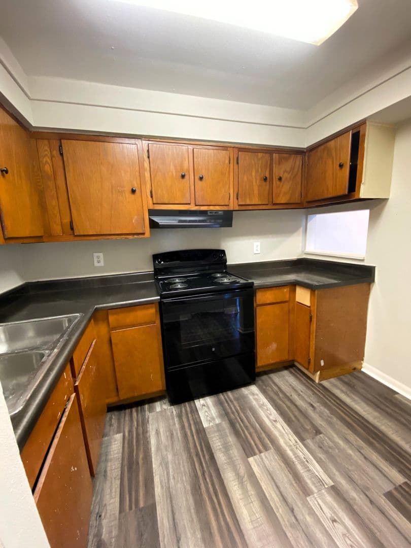 2 Bedroom Apartment Ready for Move In! 2 of 8