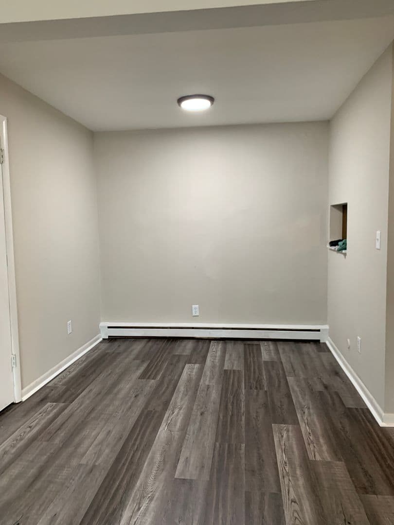 2 Bedroom Apartment Ready for Move In! 1 of 6