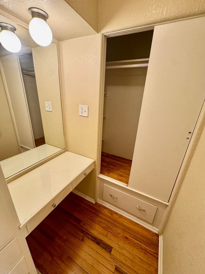 Poplar Apartments 7 of 12