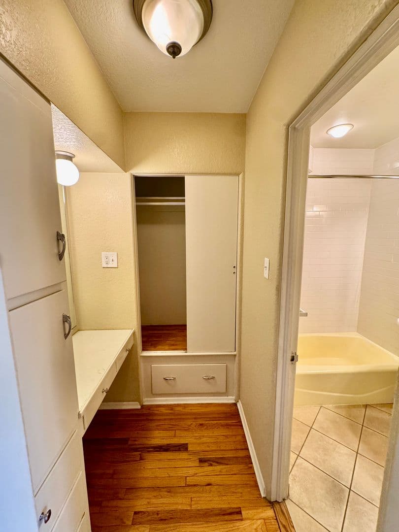 Poplar Apartments 5 of 12
