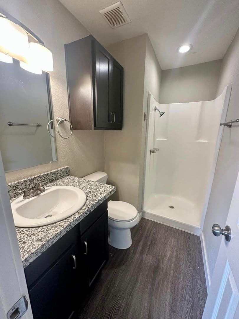 Residences at Lakeshore 7 of 10