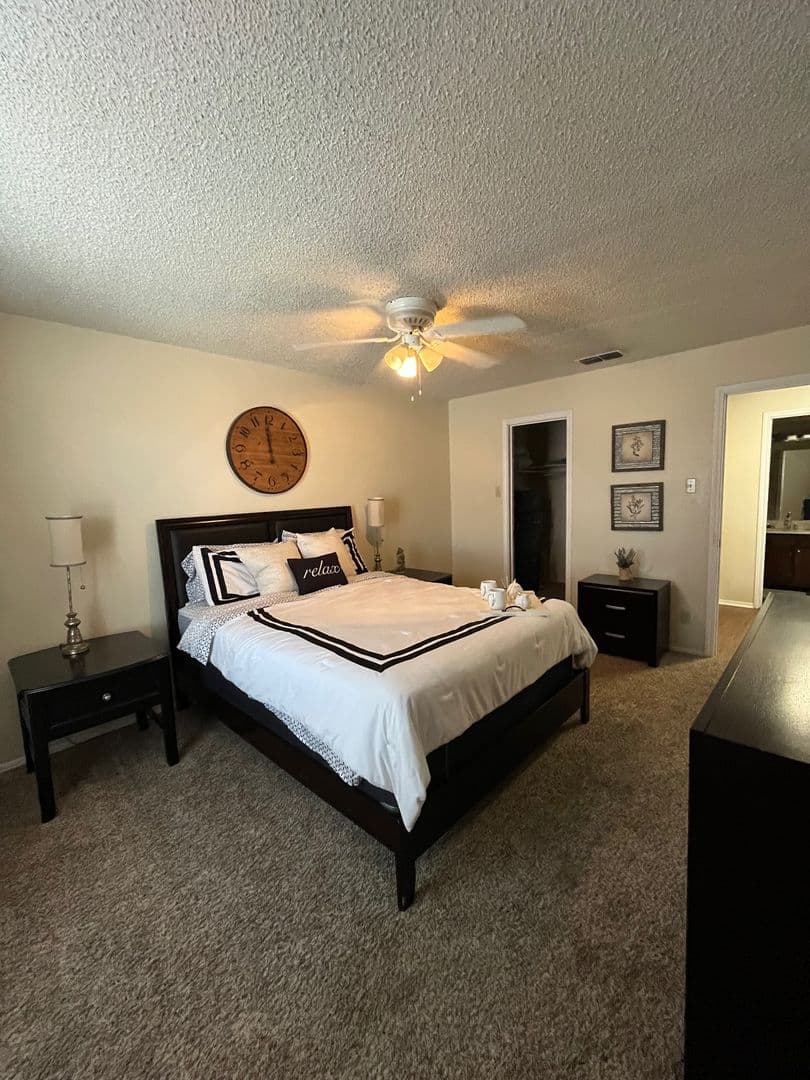 Bentwood Apartments 1 of 6