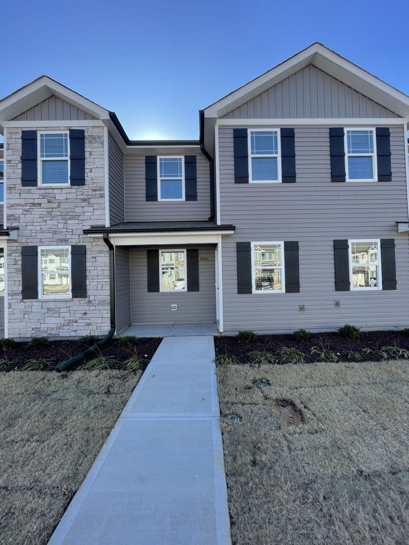 1041 Peony Lane 1 of 8