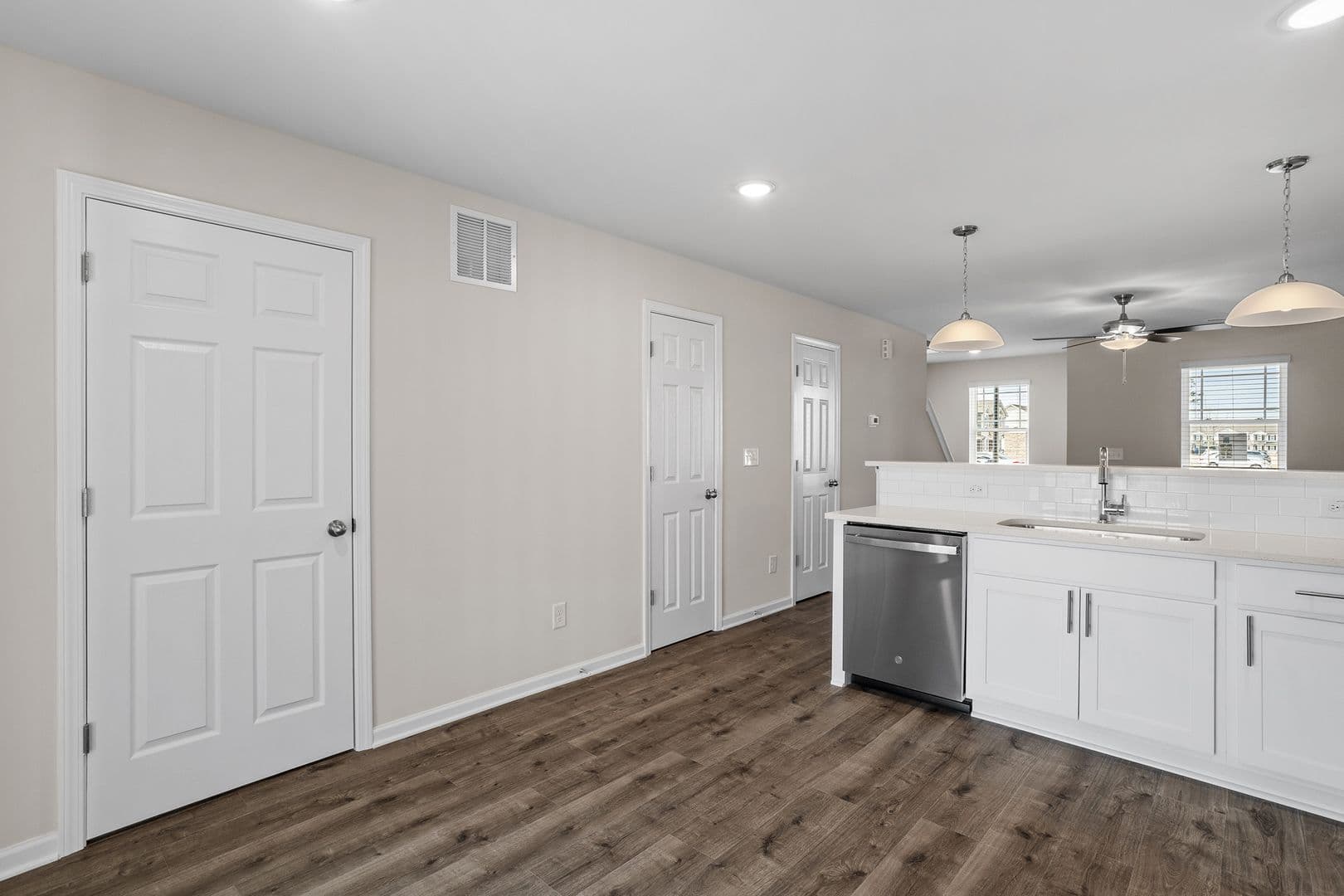 1041 Peony Lane 9 of 17