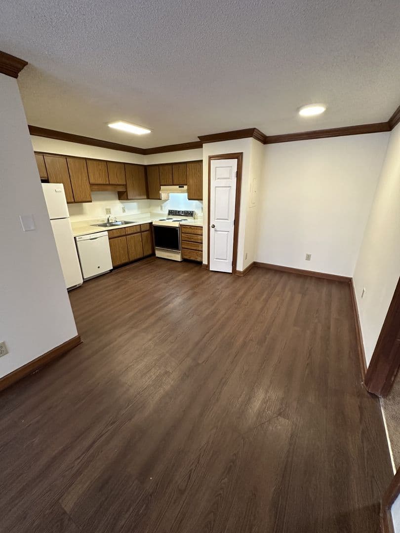 3525-102 Ivy Commons Drive - Surry 3 of 9