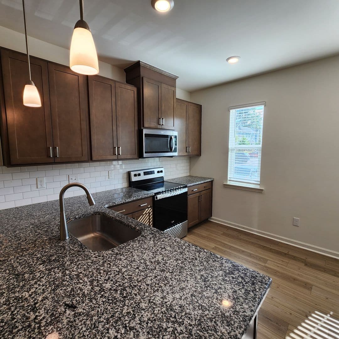 3002 Spline Lane 11 of 22