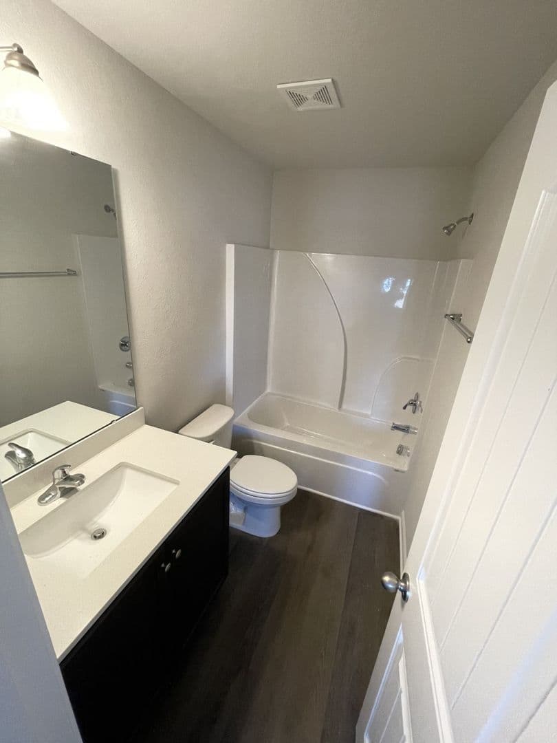 1066 Peony Lane 6 of 8