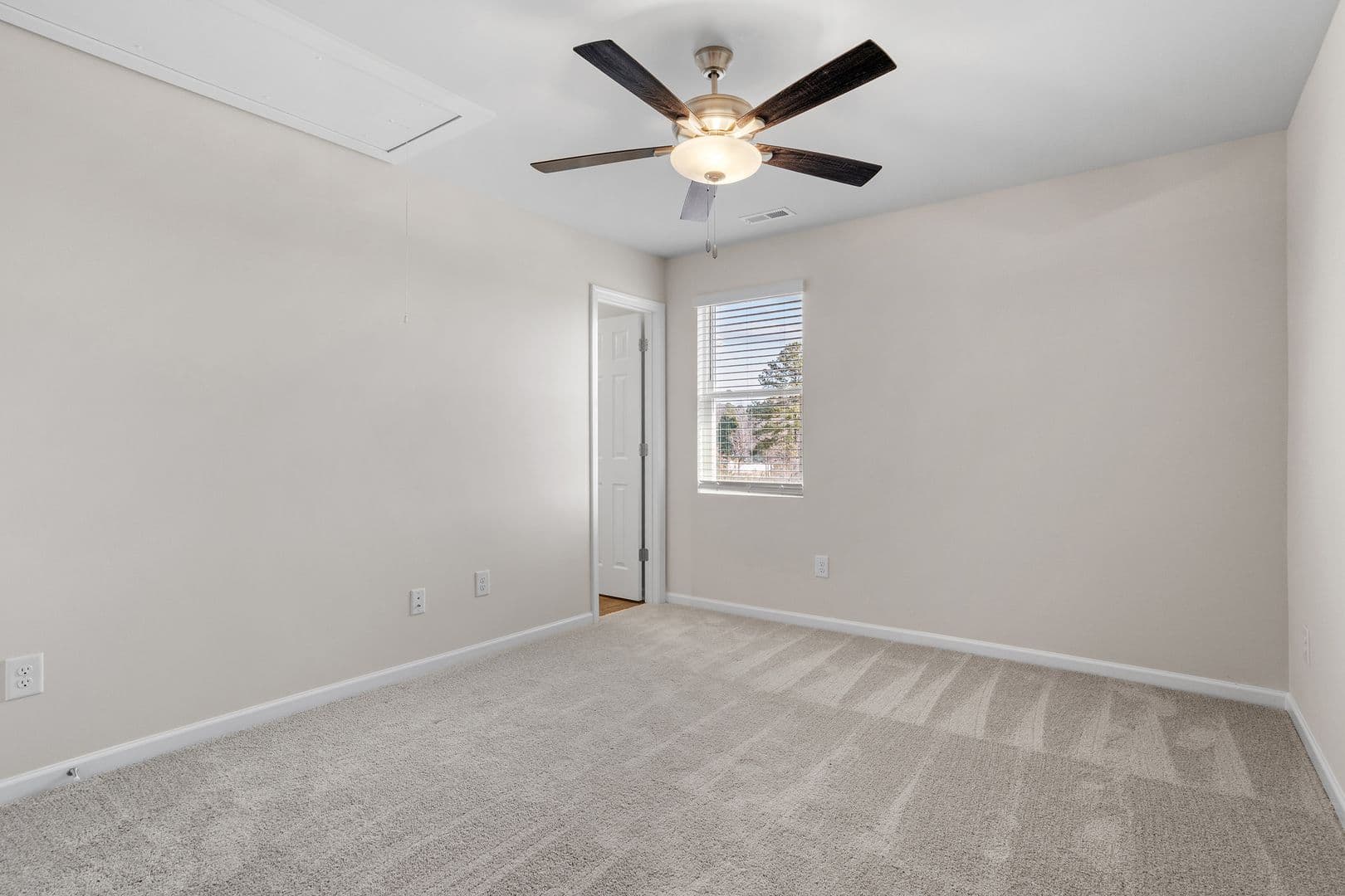 1041 Peony Lane 13 of 17