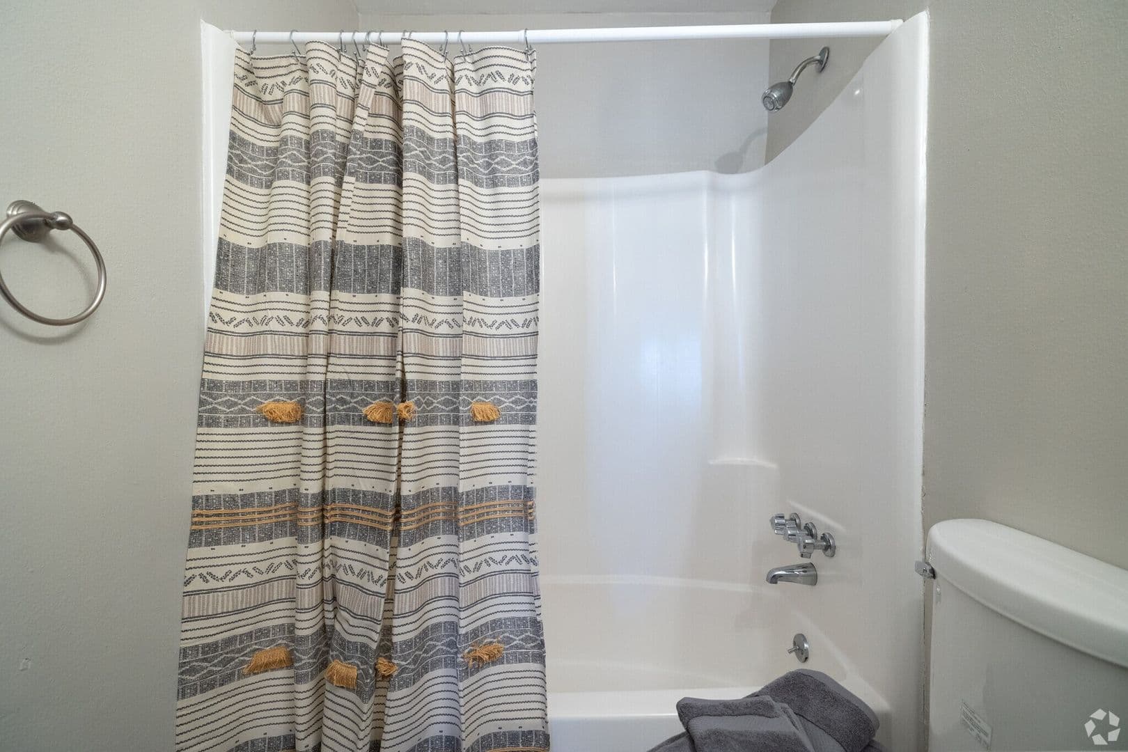Ridge View Apartments 4 of 7