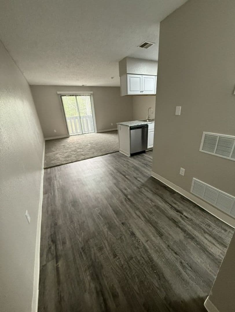 River Walk Apartments 5 of 10