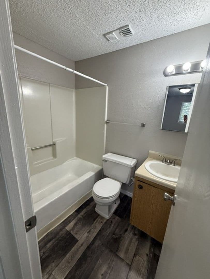 River Walk Apartments 5 of 14