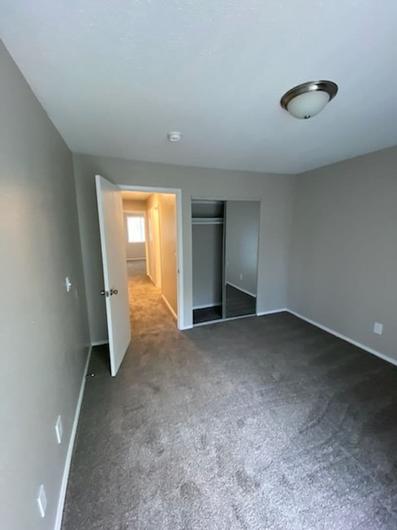 River Walk Apartments 27 of 45