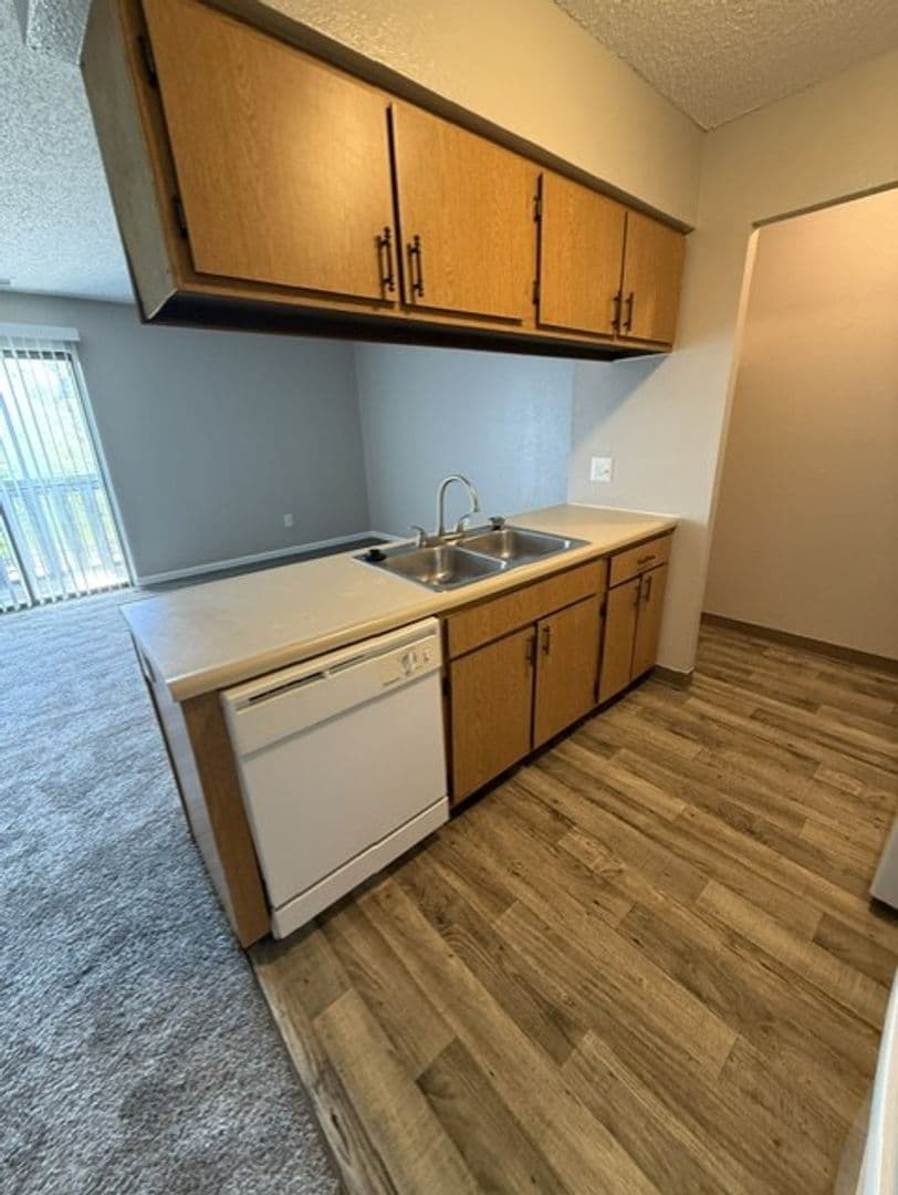 River Walk Apartments 5 of 7
