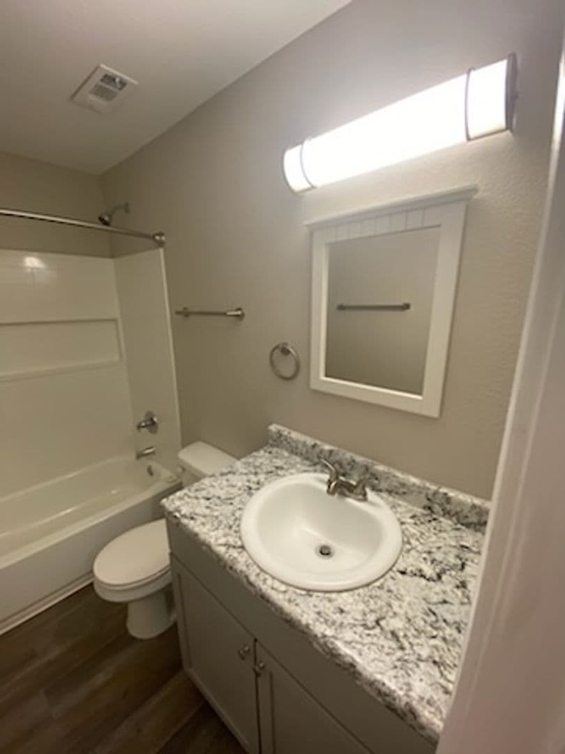 River Walk Apartments 5 of 28