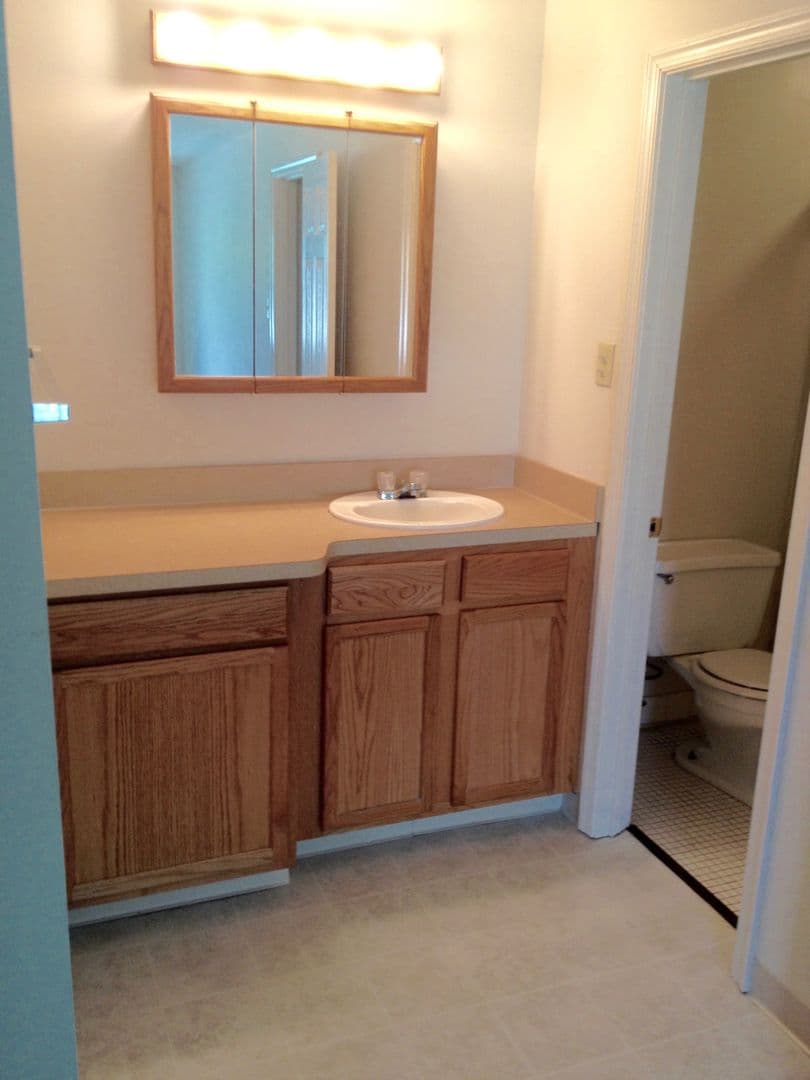 The Yorklyn Apartments and Townhomes 11 of 14
