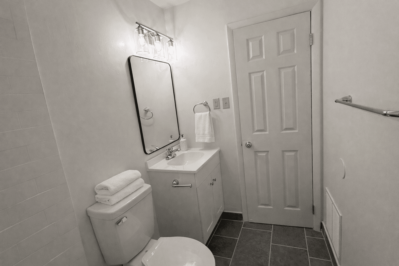The Yorklyn Apartments and Townhomes 9 of 11