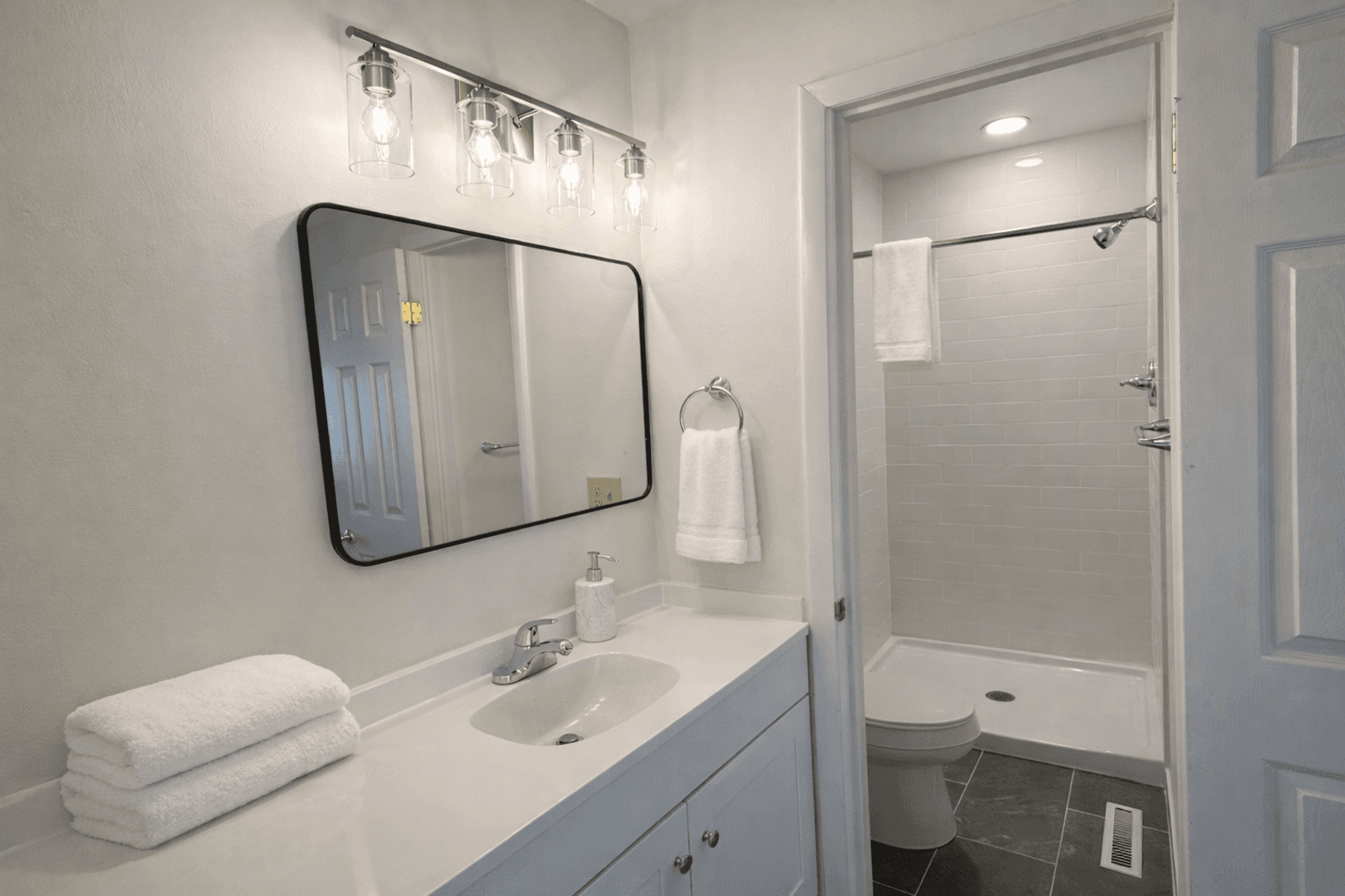 The Yorklyn Apartments and Townhomes 10 of 11