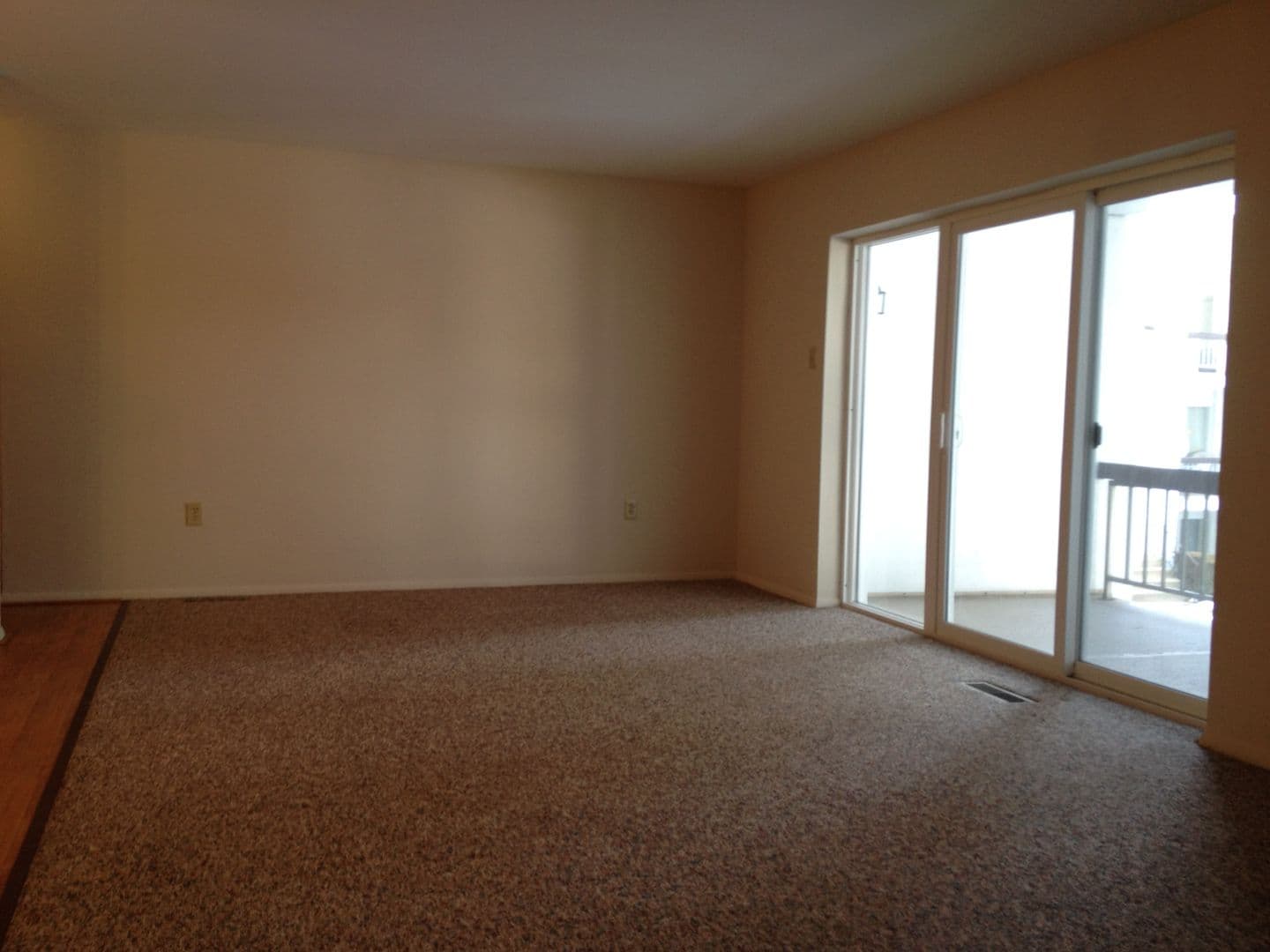 The Yorklyn Apartments and Townhomes 6 of 14
