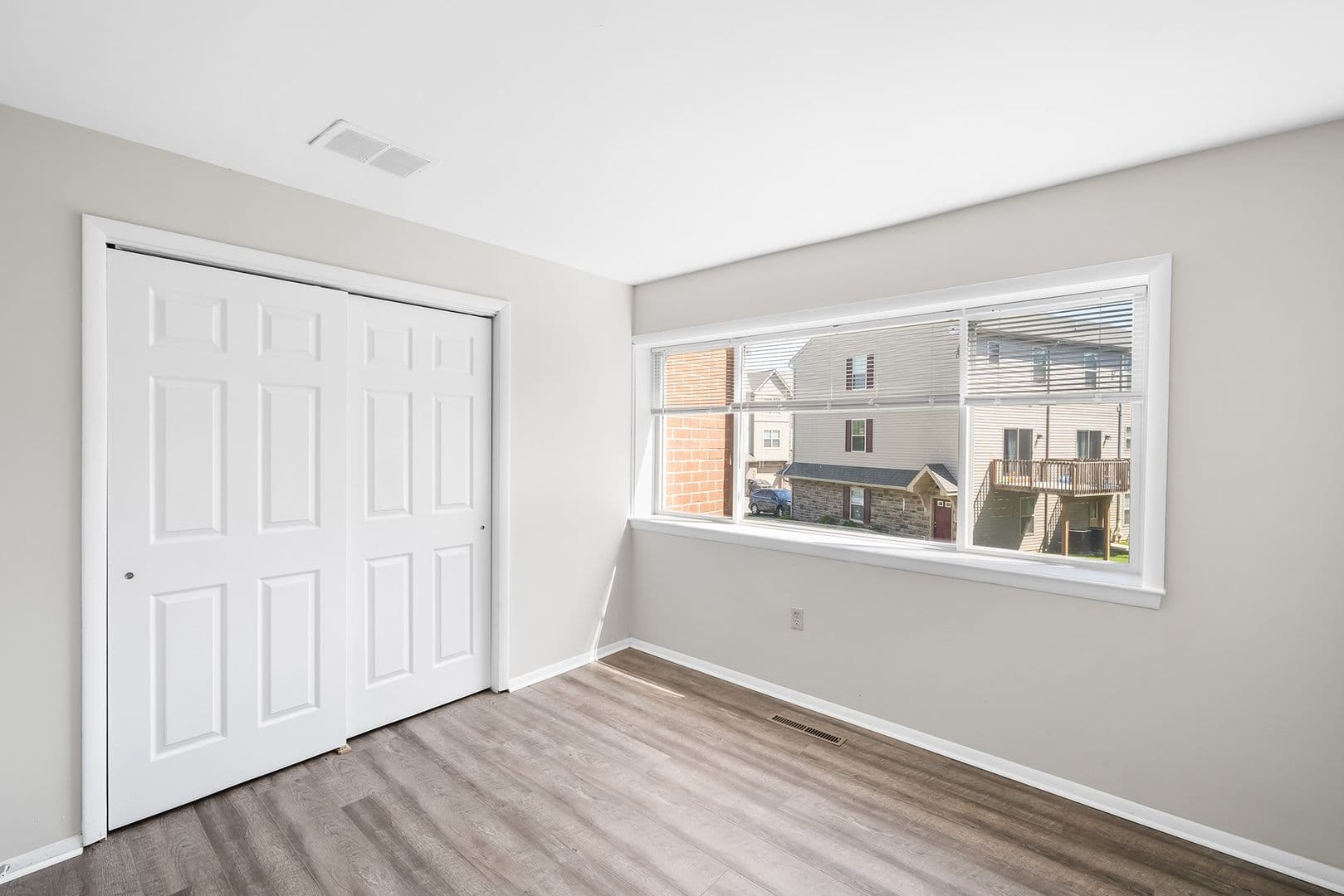 The Yorklyn Apartments and Townhomes 5 of 11