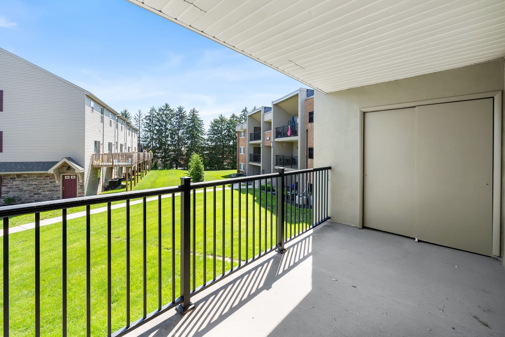 The Yorklyn Apartments and Townhomes 4 of 11