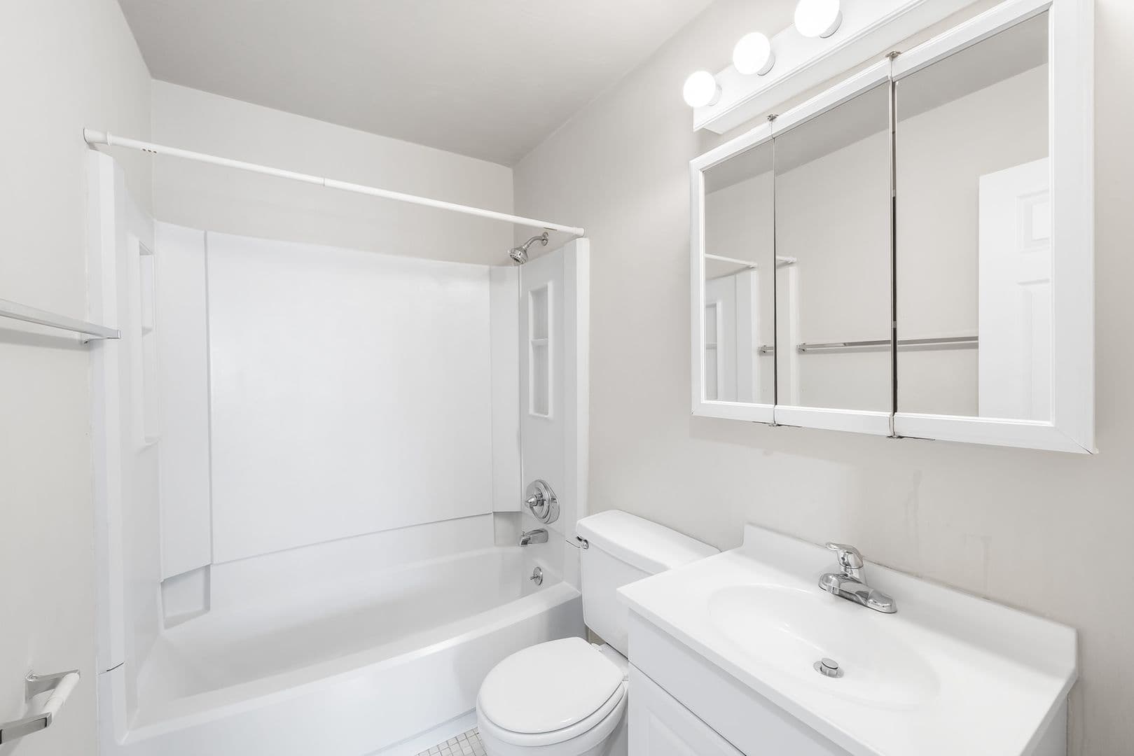The Yorklyn Apartments and Townhomes 6 of 11