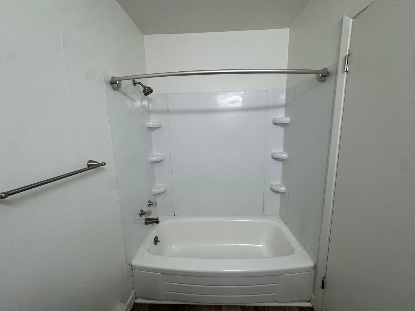 Pine Villa Apartments 8 of 18