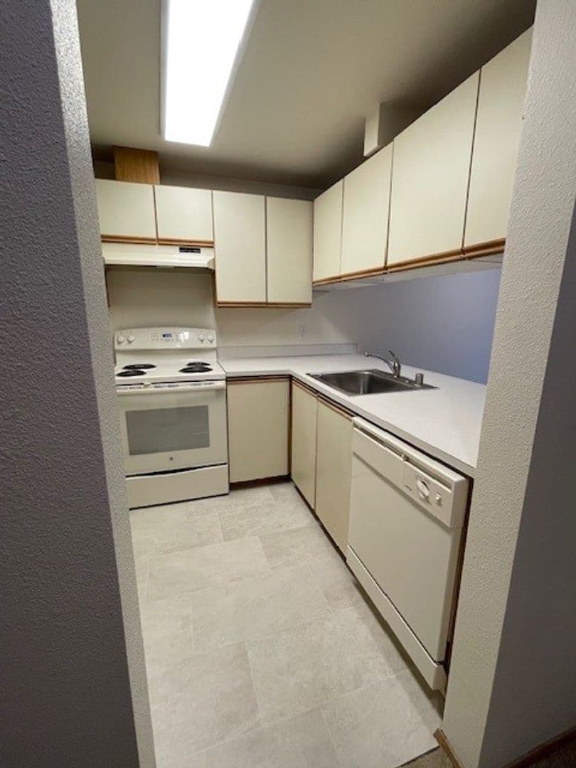 (4K) Kimberly Apartments 11 of 18